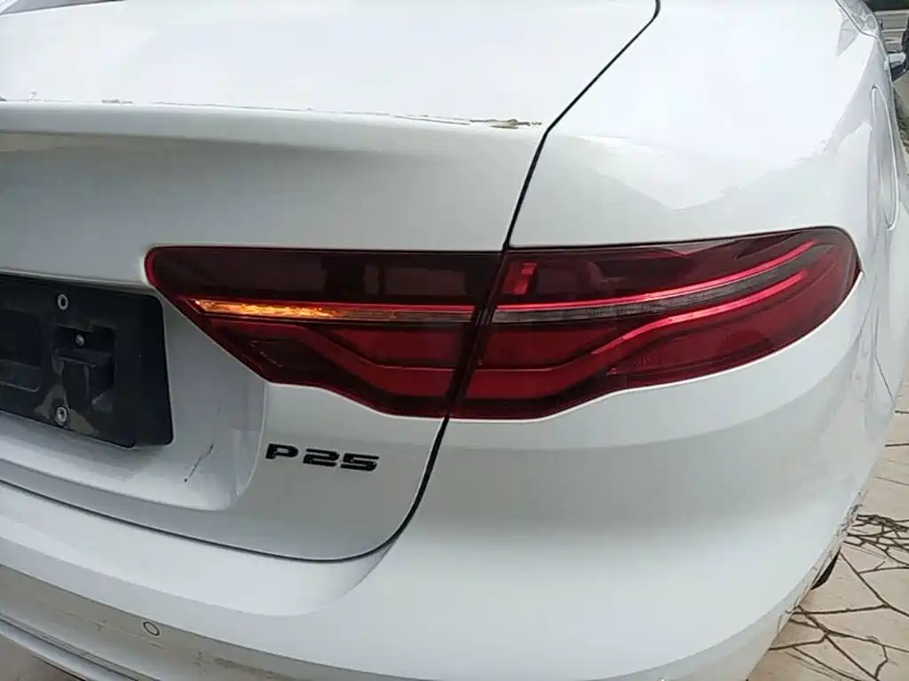 Jaguar XEL 2024 2024 Model 2.0T 250PS R-DYNAMIC S Gloss Black Sport Edition