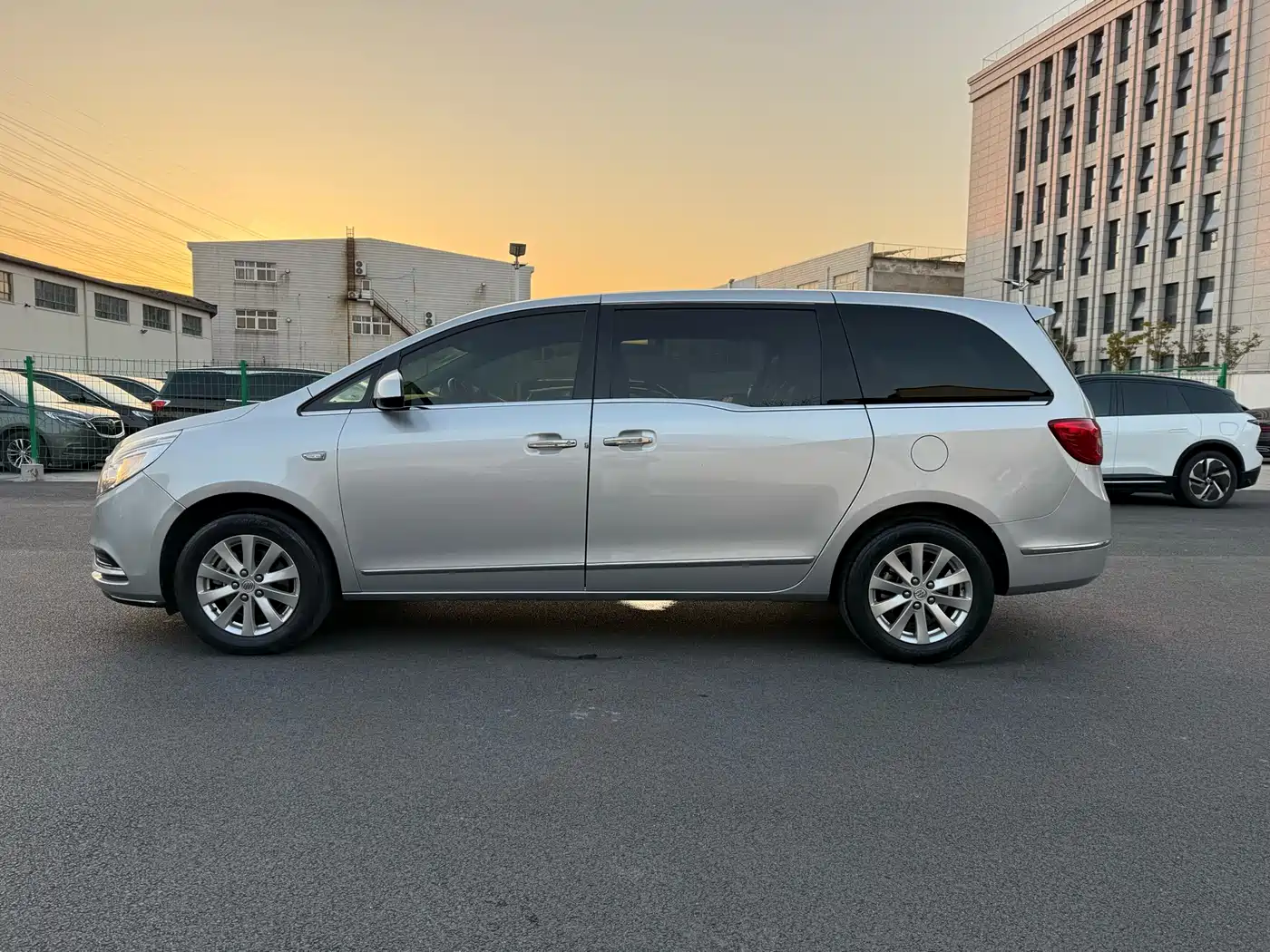Buick GL8 2018 28T Luxury Model China VI фото 20