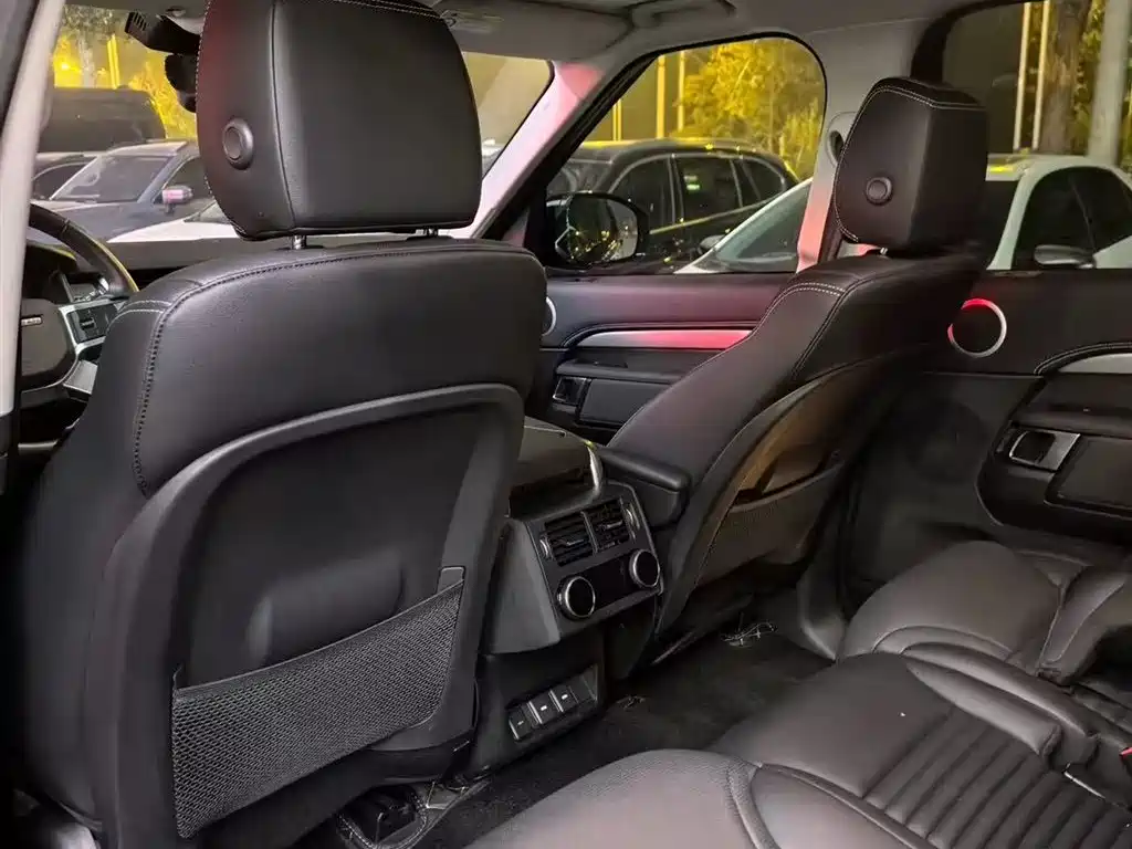 Land Rover Discovery 2019 2.0T SE фото 6