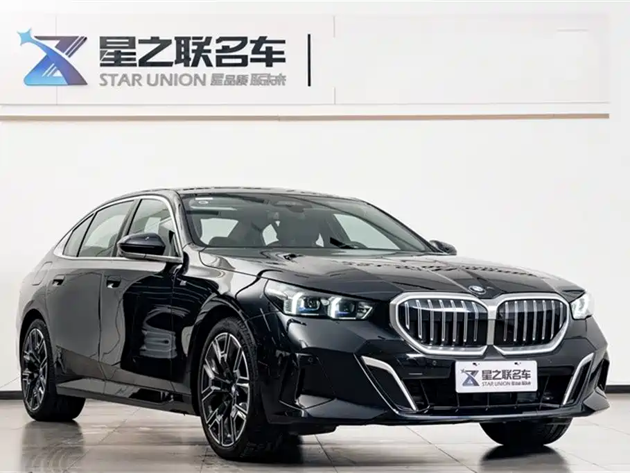 BMW 5 Series 2025 530Li Premium M Sport Package фото 6