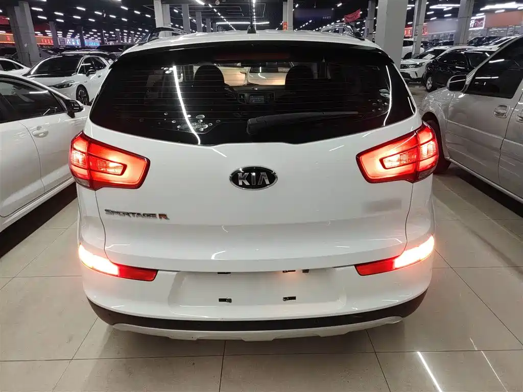 Kia Sportage 2015 2.0L Automatic 2WD GL фото 4