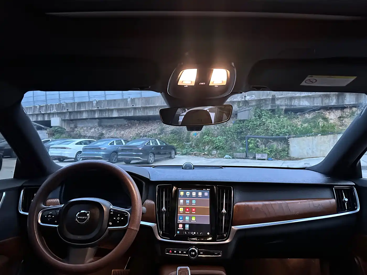 Volvo S90 2024 B5 Momentum Luxury Edition фото 6
