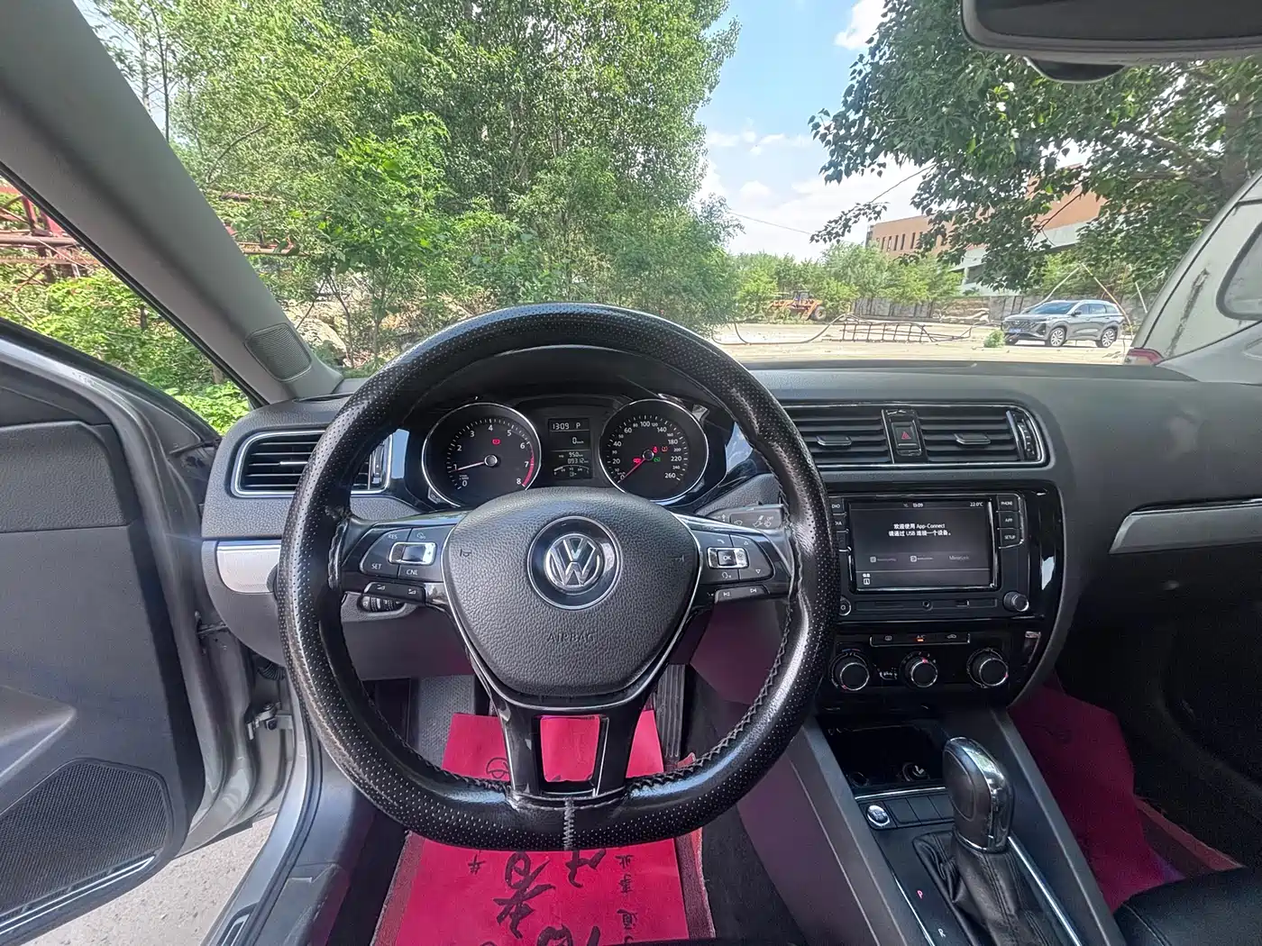 Volkswagen Sagitar 2018 1.6L Automatic Comfort фото 11