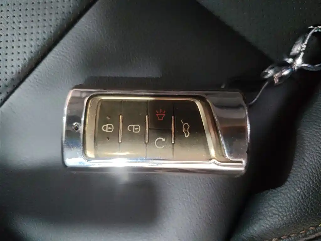 GAC Trumpchi Trumpchi GS8 2017 320T 2WD Luxury Smart Connect (7-seater) фото 9