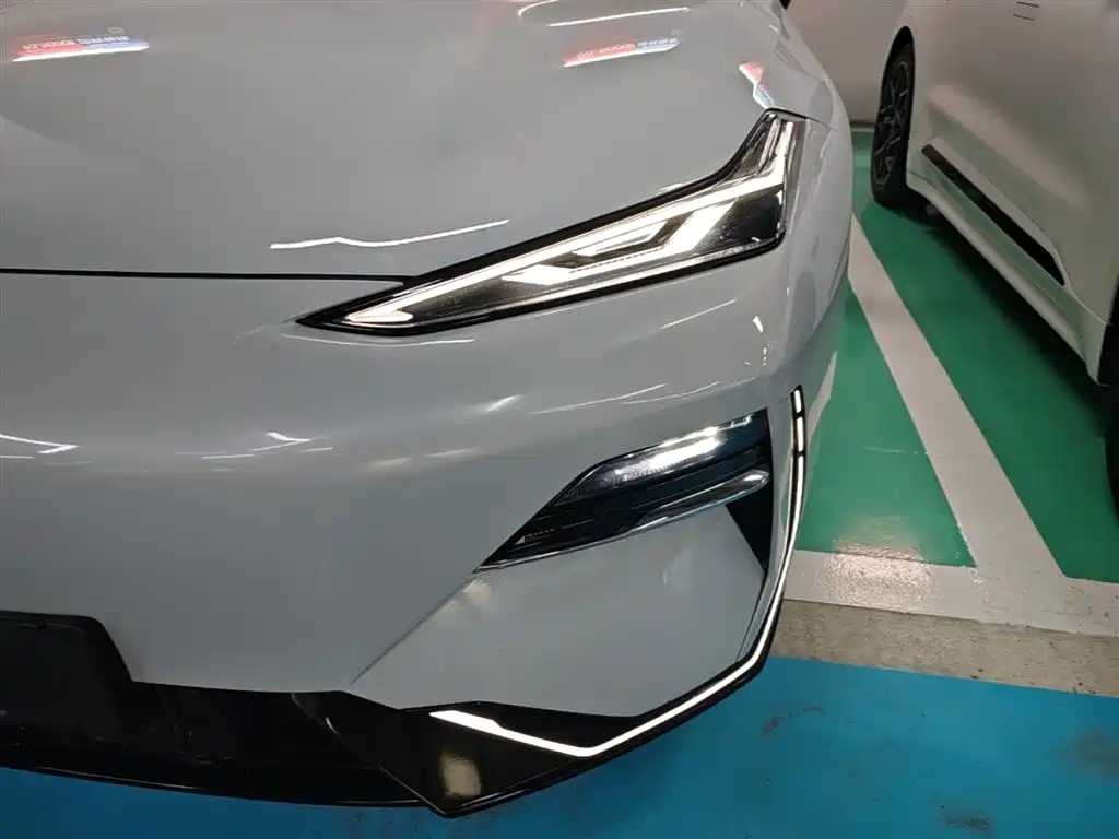 Geely Galaxy Galaxy E8 2024 665km RWD Starship Voyager Edition фото 24