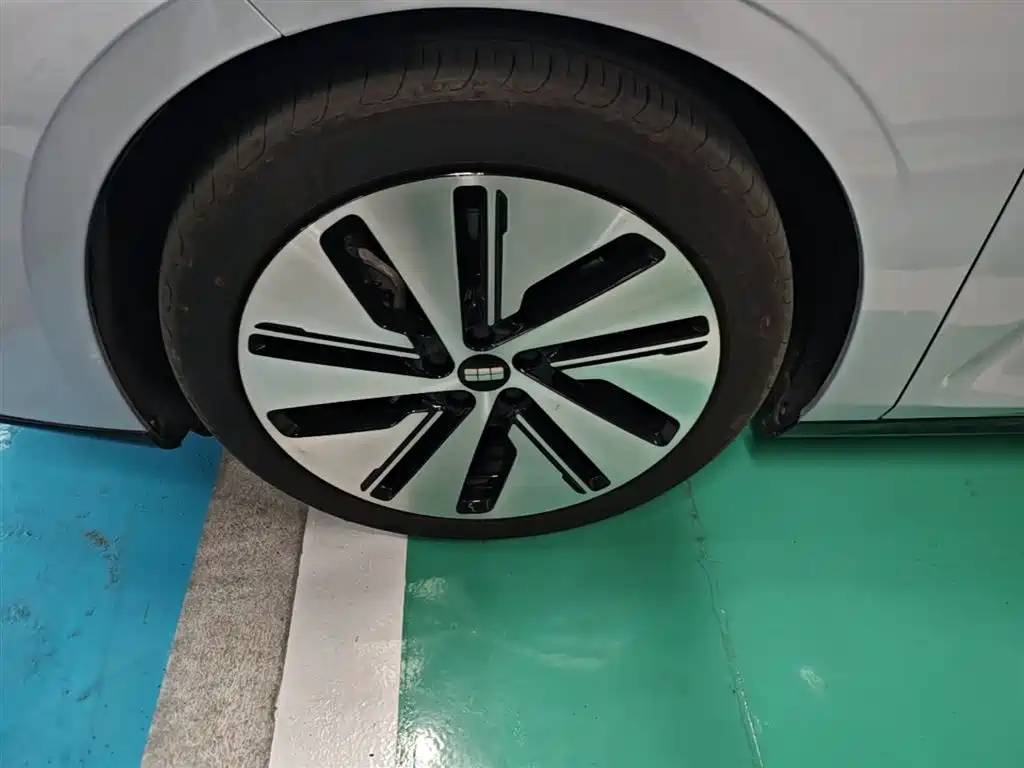 Geely Galaxy Galaxy E8 2024 665km RWD Starship Voyager Edition фото 23