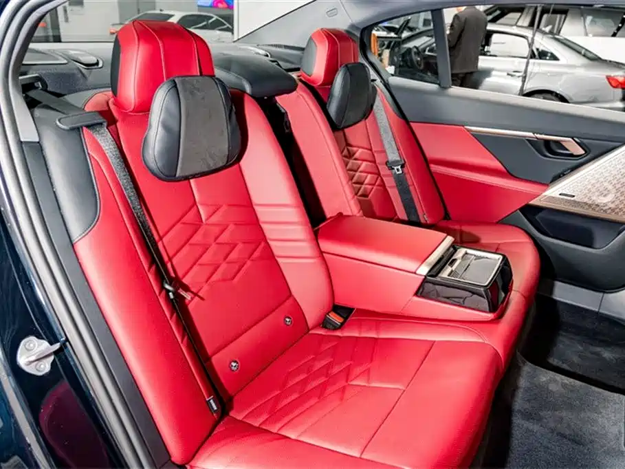 BMW 5 Series 2025 530Li Premium M Sport Package фото 26