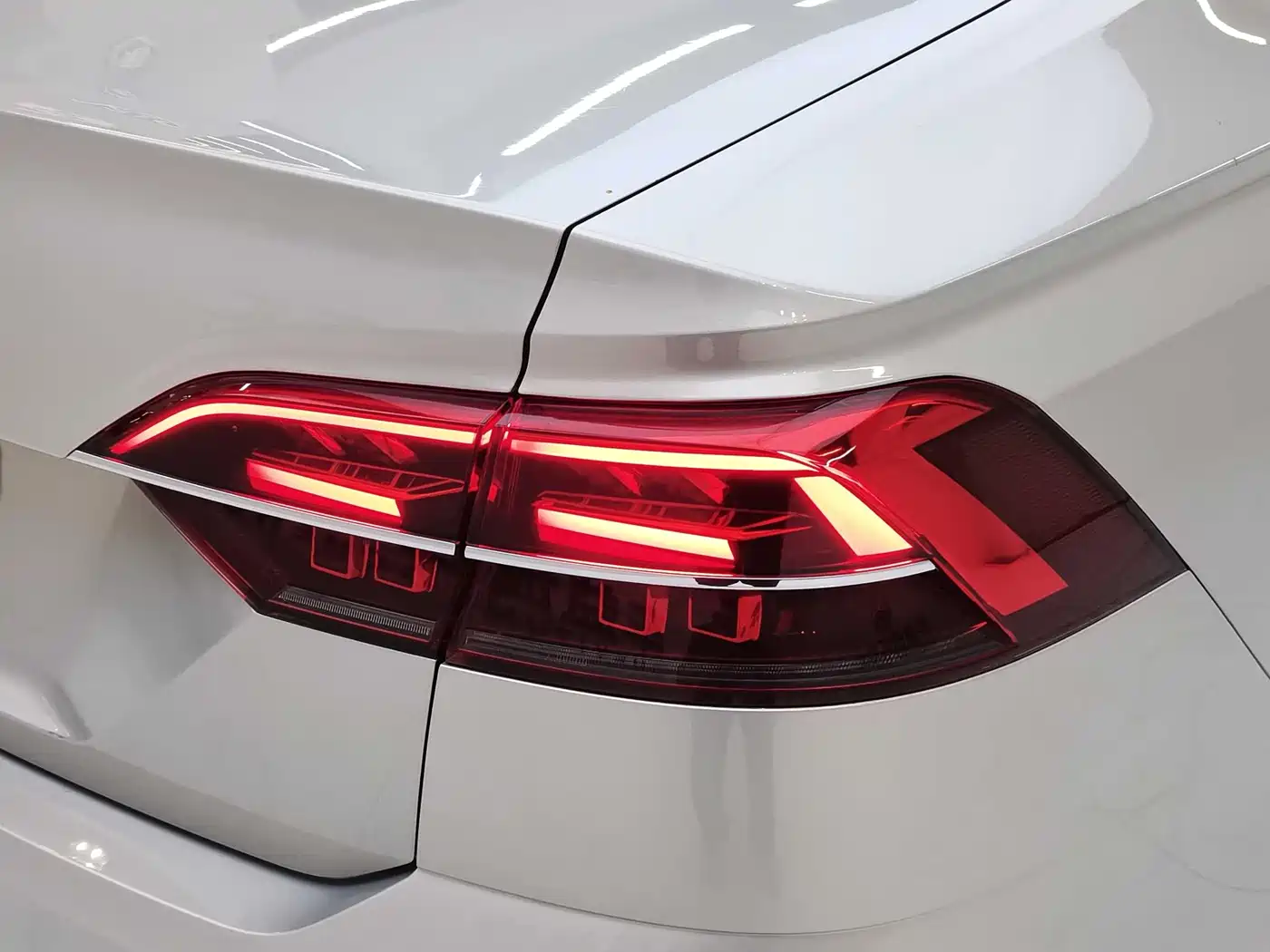 Volkswagen Phideon 2016 380TSI 2WD Executive Edition фото 26