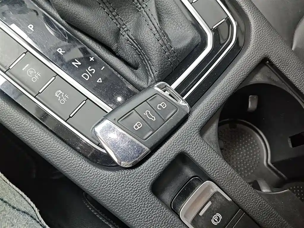Volkswagen Magotan 2018 330TSI DSG Leading фото 9