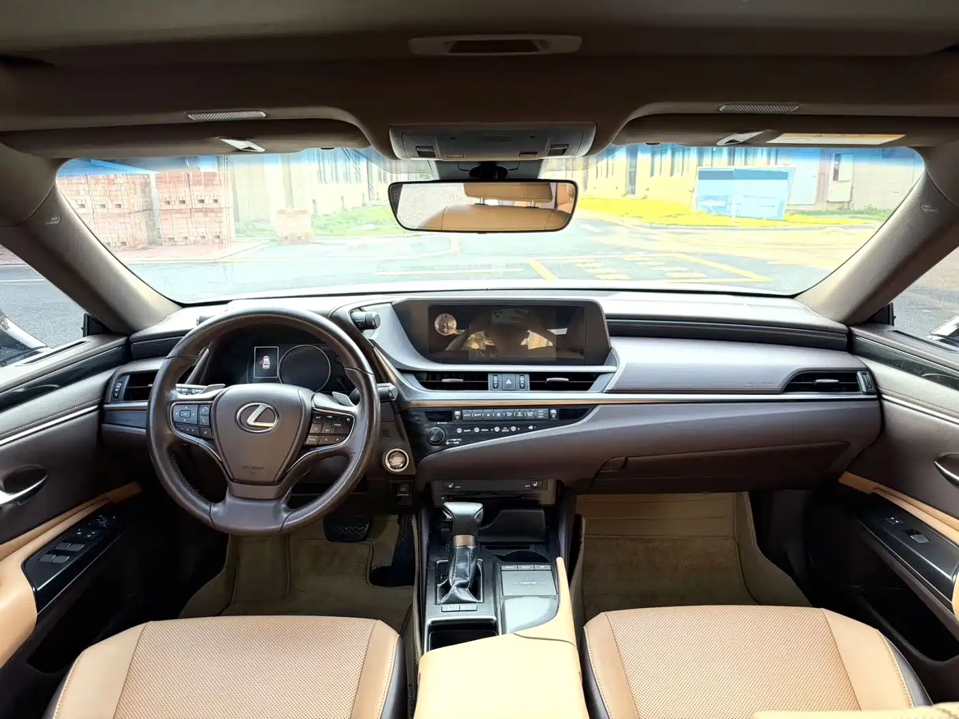 Фото 5 - Lexus ES