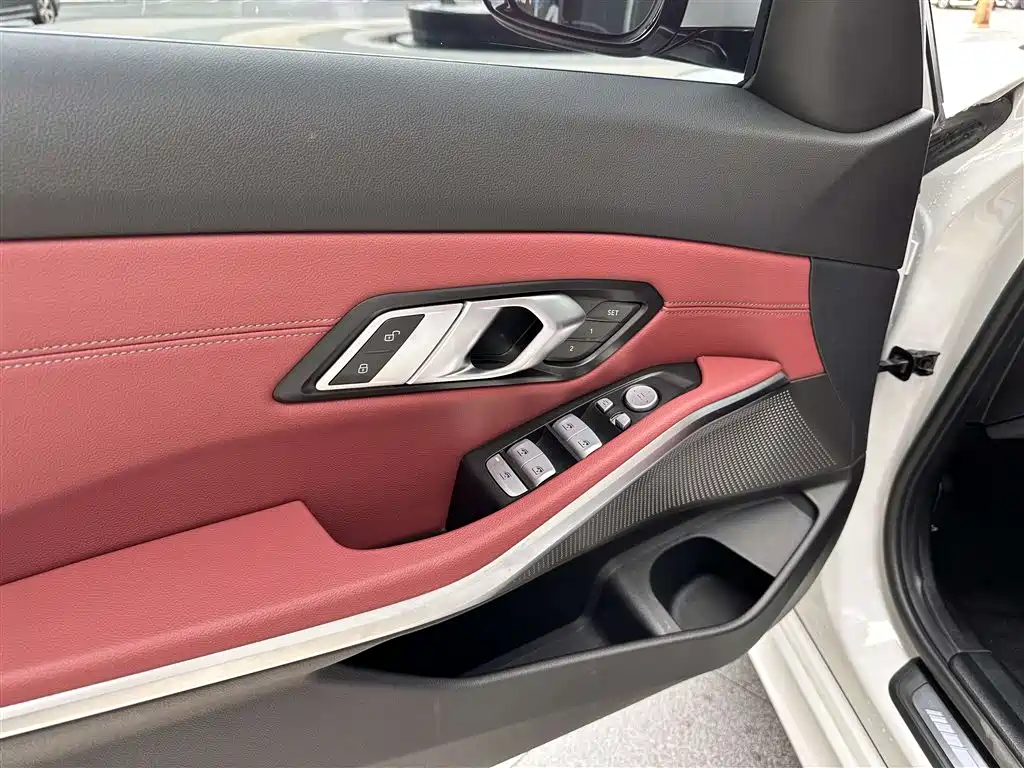 BMW 3 Series 2024 320Li M Sport Package фото 10