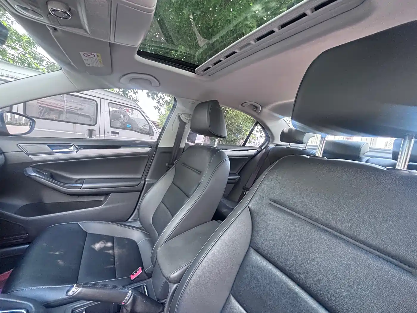 Volkswagen Sagitar 2018 1.6L Automatic Comfort фото 8