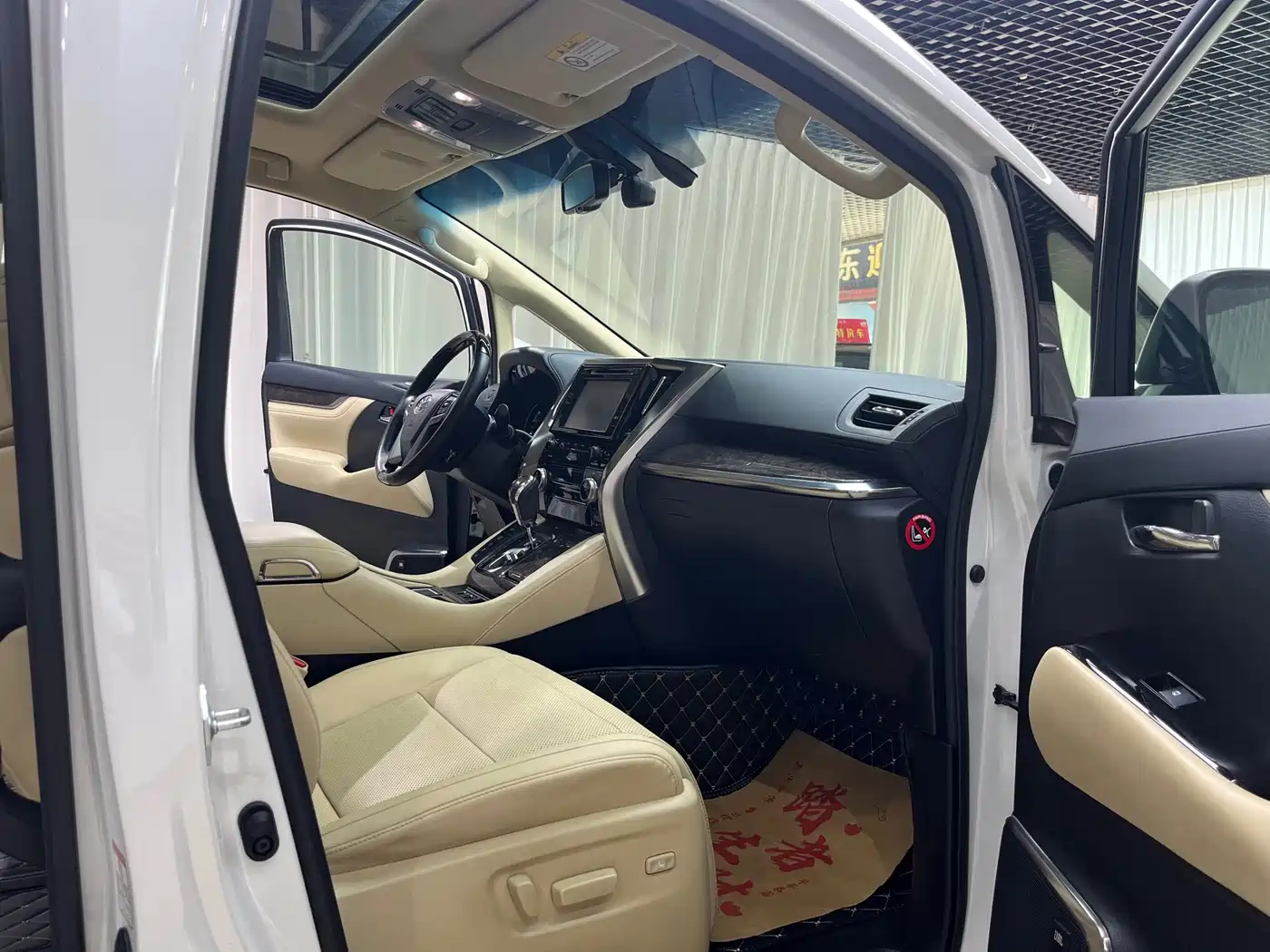 Toyota Alphard 2018 Facelift 3.5L Premium Edition фото 4