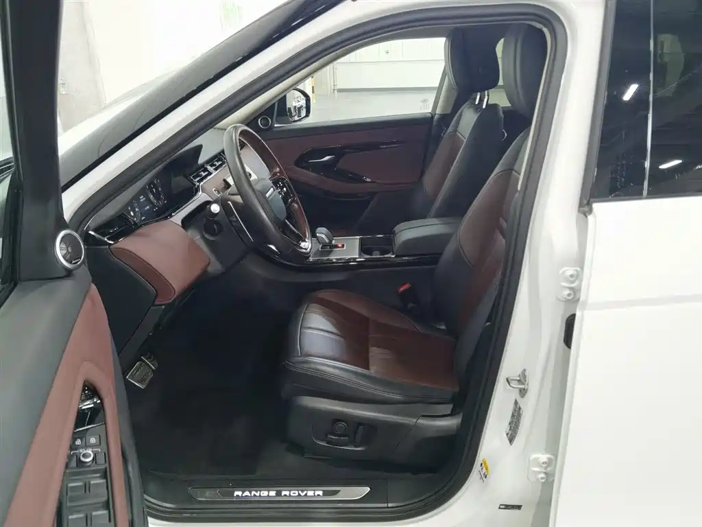 Land Rover Range Rover Evoque 2024 Range Rover Evoque L 249PS Light Master Edition фото 10