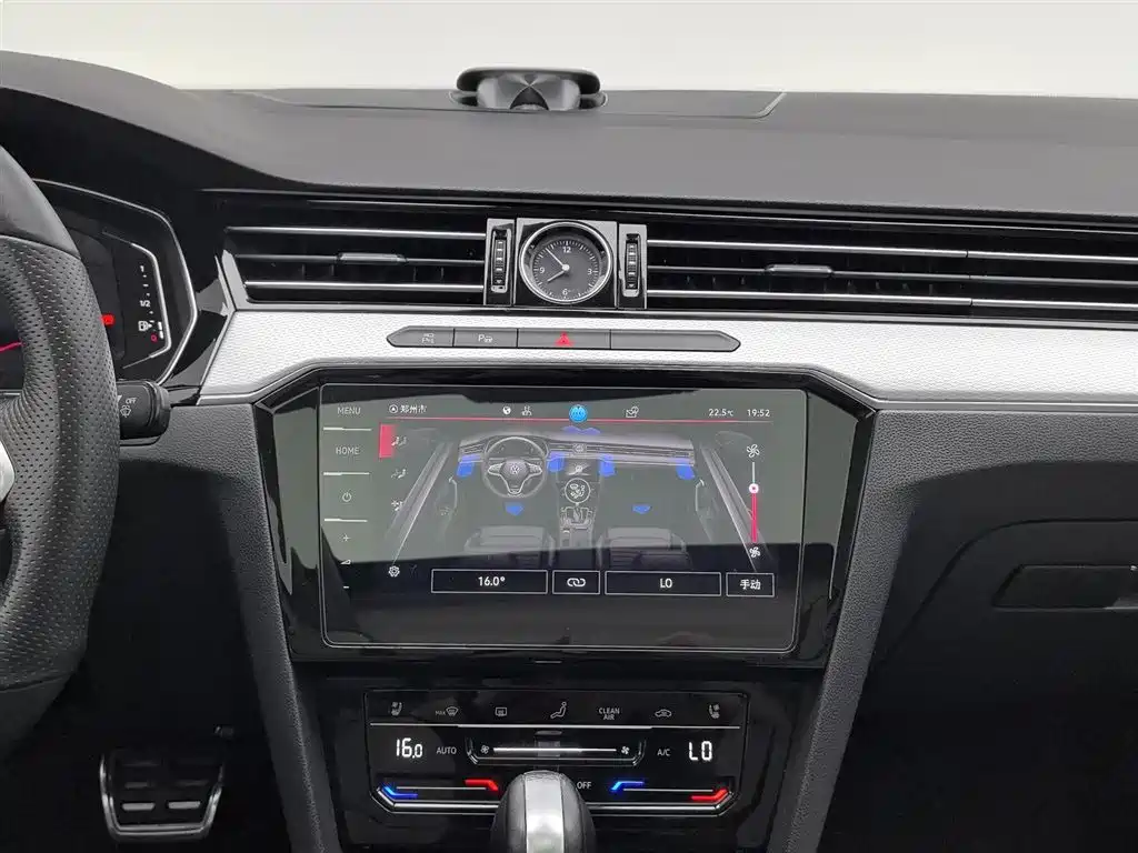 Volkswagen Magotan 2023 Model 2 Million Commemorative Edition 330TSI DSG Luxury фото 12