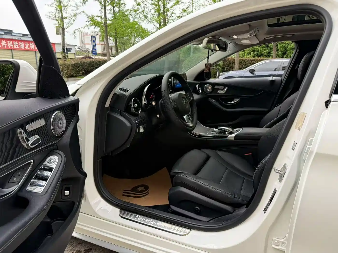 Mercedes-Benz C-Class 2015 C 200 L Sport фото 4