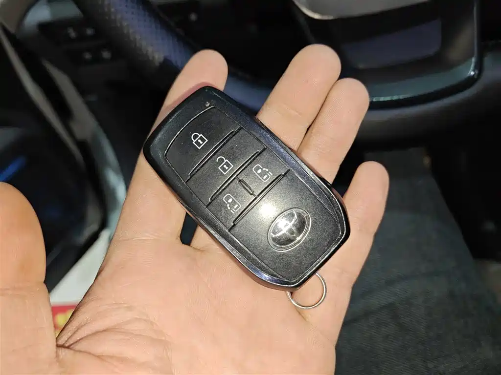 Toyota Granvia 2024 2.5L Hybrid Comfort фото 17
