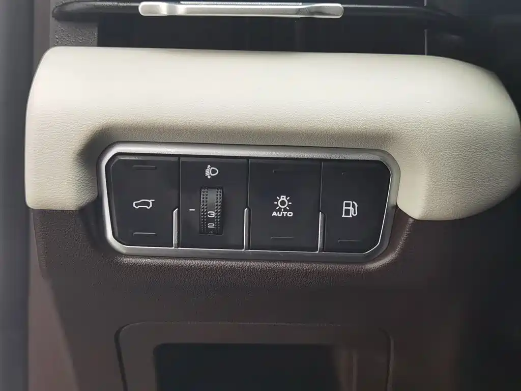 Haval Xiaolong MAX 2023 1.5L Hi4 105 4WD Pilot Edition фото 21