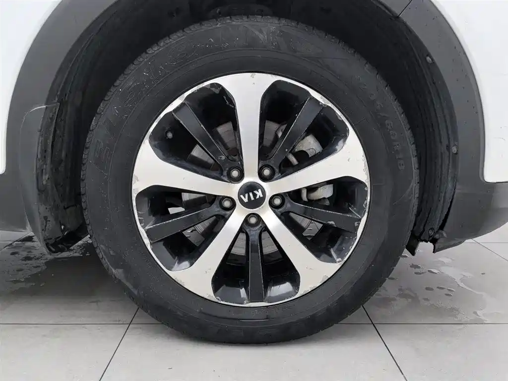Kia Sorento 2016 Sorento L 2.4L Gasoline 4WD Custom Edition 7-Seater China V фото 17