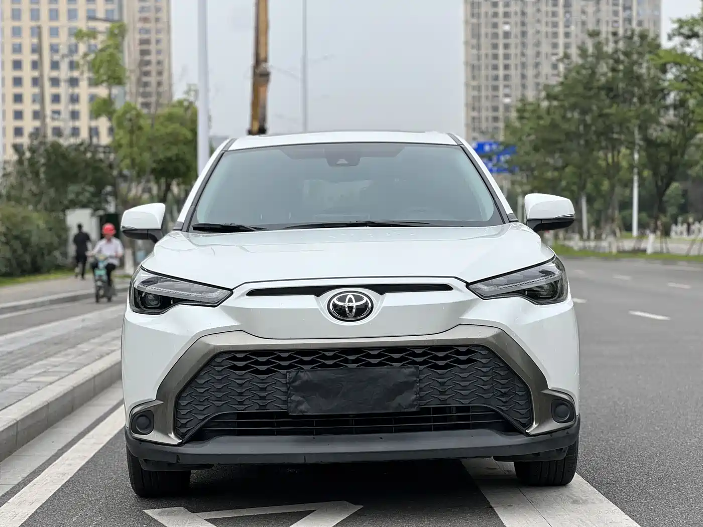 Toyota Frontlander 2022 2.0L CVT Luxury Edition фото 2