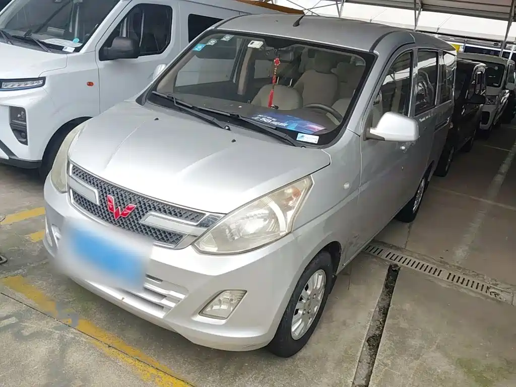 Wuling Motors Wuling Rongguang V 2017 2016 1.5L Standard
