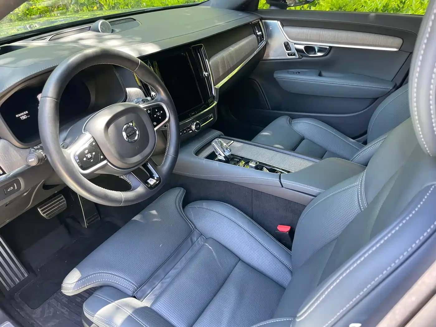 Volvo V90 2022 Cross Country B5 AWD Inscription фото 3