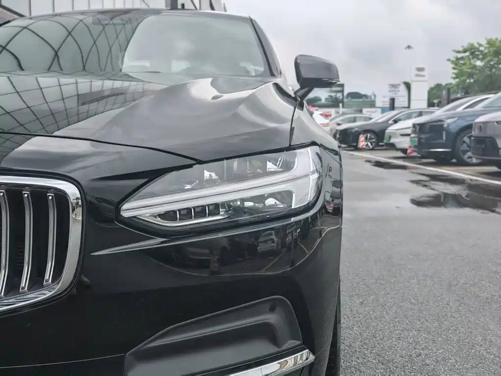 Фото 4 - Volvo S90