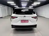 Фото 25 - Toyota Granvia