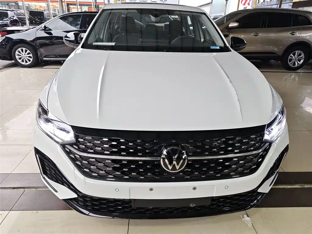 Volkswagen Lavida 2024 Model 300TSI DSG Starlight Leading Edition фото 3
