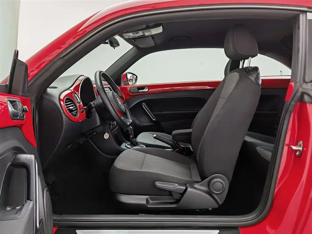Volkswagen Beetle 2015 180TSI фото 10