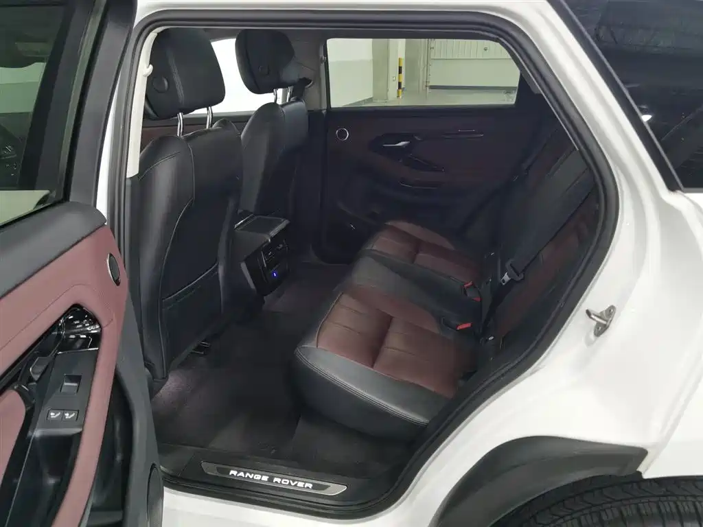 Land Rover Range Rover Evoque 2024 Range Rover Evoque L 249PS Light Master Edition фото 15