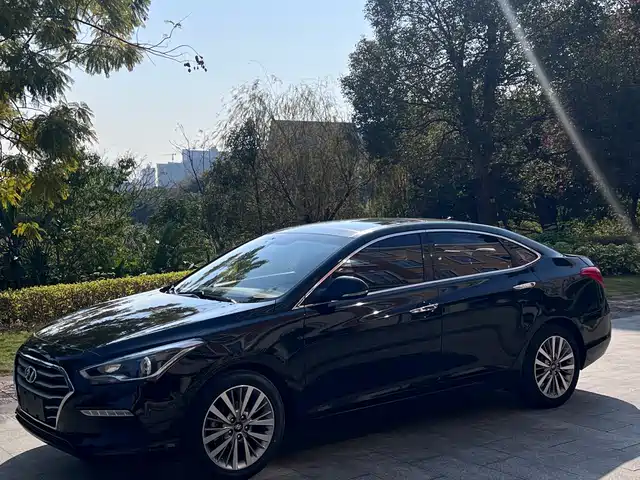 hyundai name-picture