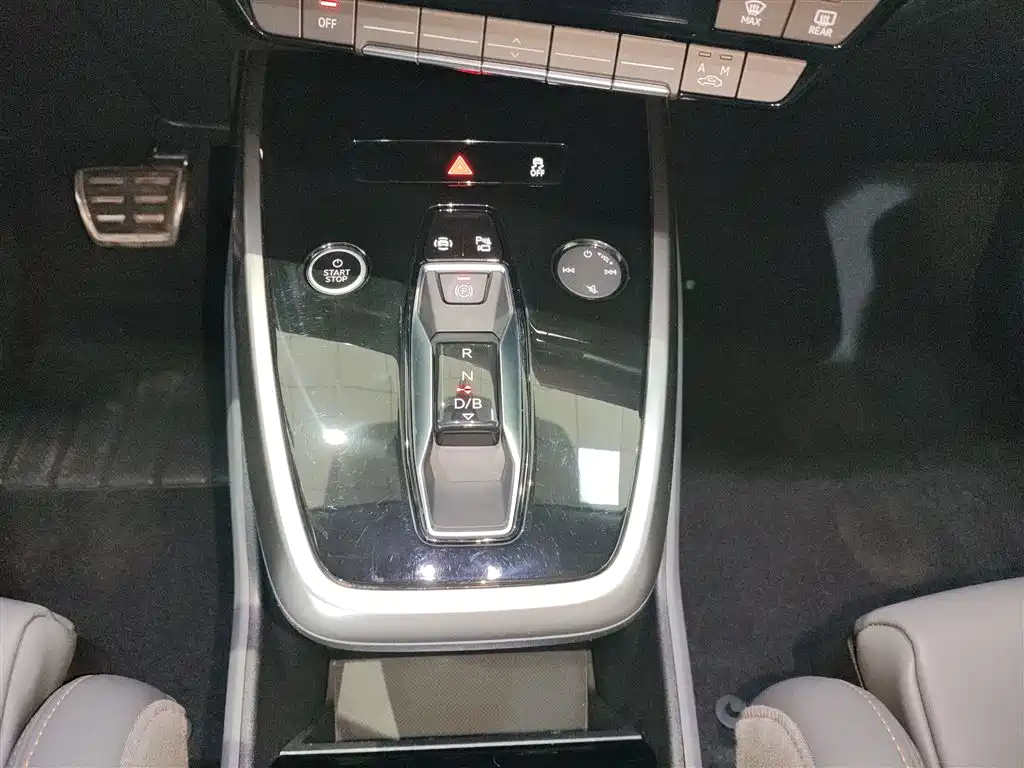 Audi Q4 e-tron 2024 40 e-tron Pioneer Edition фото 14