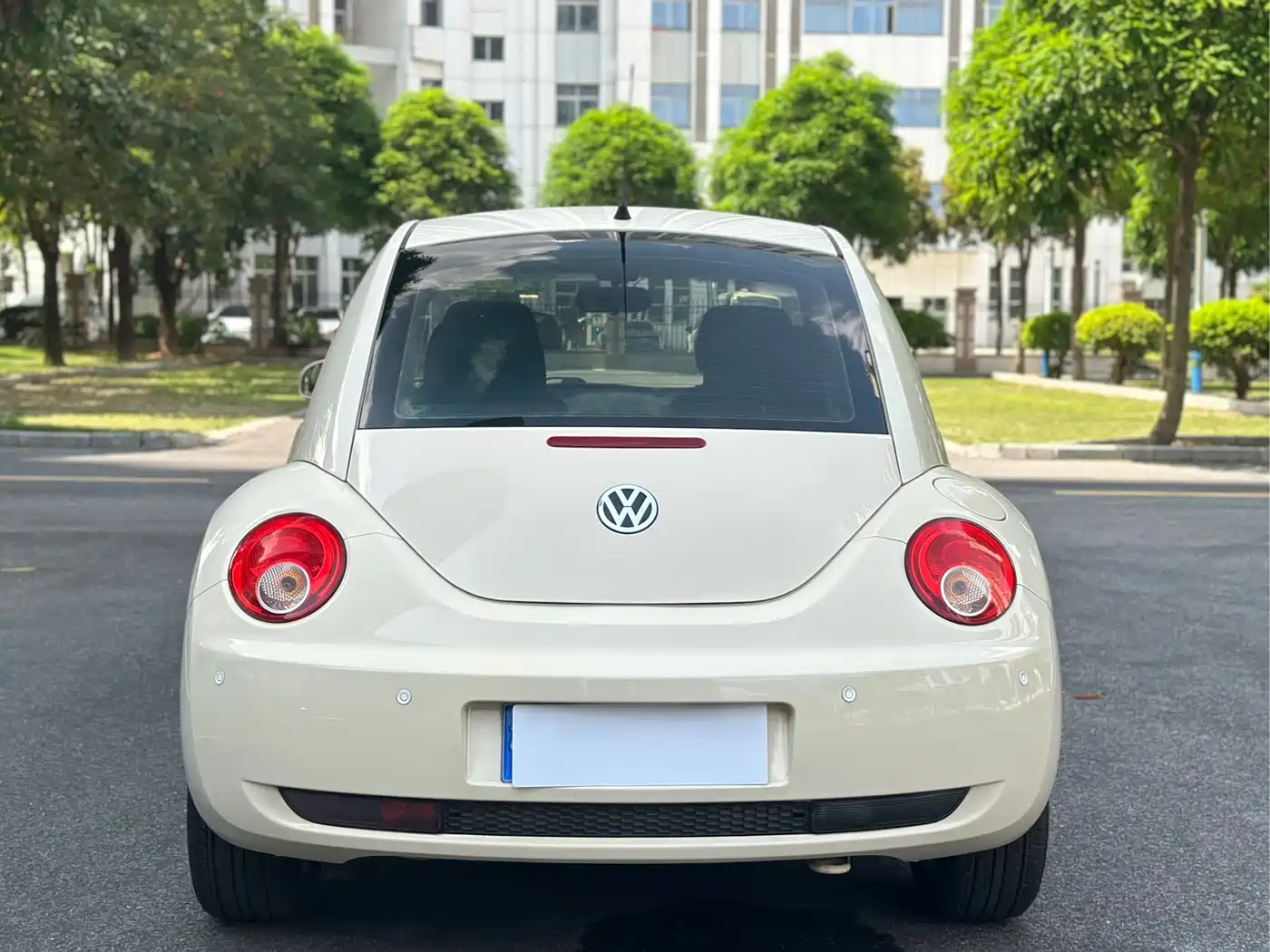 Volkswagen Beetle 2010 Model 1.6 AT фото 6