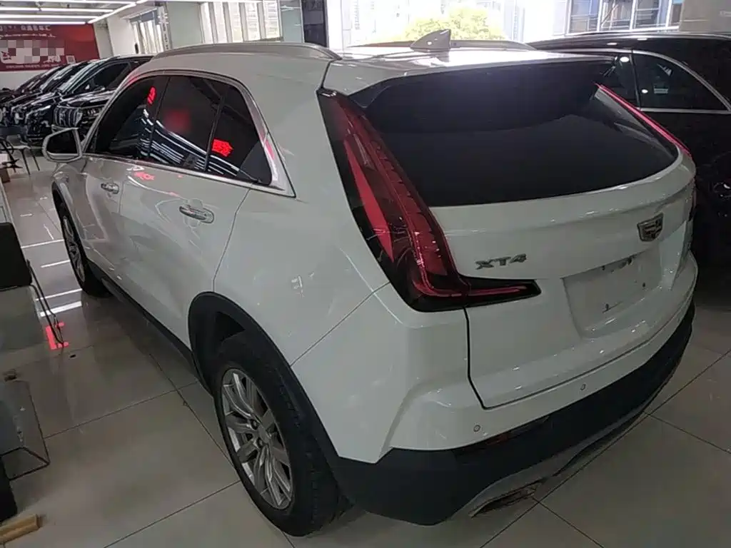 Cadillac XT4 2018 28T FWD Leading Edition фото 5