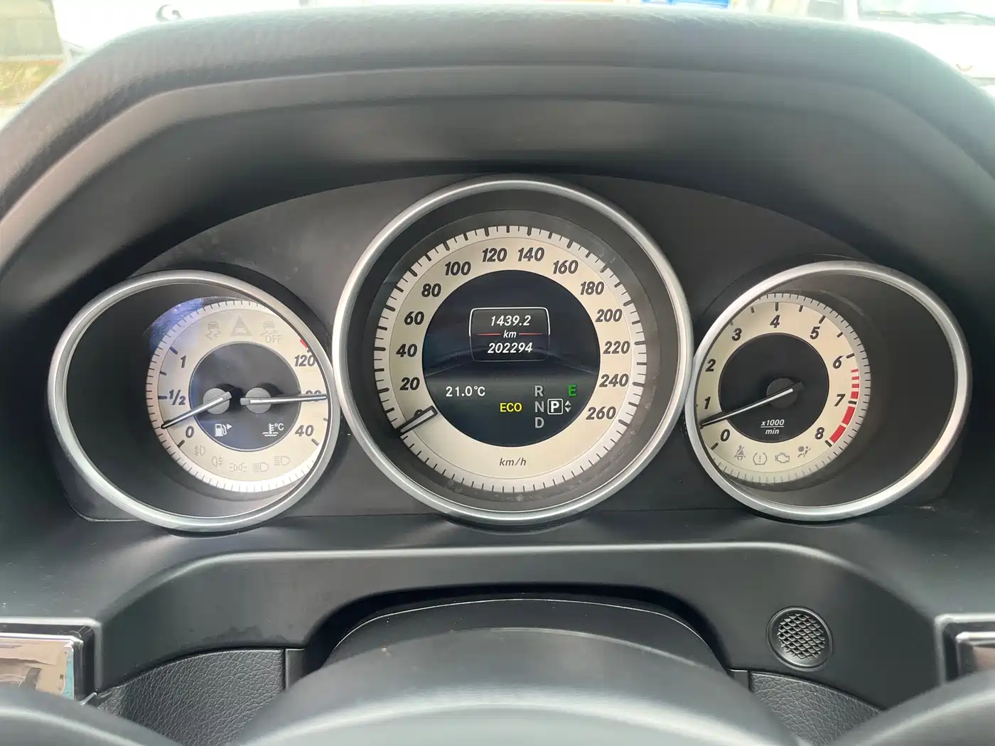 Mercedes-Benz E-Class 2015 E 260 L Sport фото 17