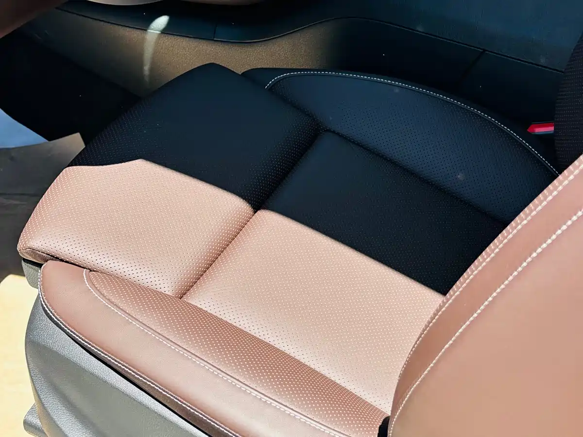 Mercedes-Benz V-Class 2024 V 300 L Long Wheelbase Luxury Edition фото 18