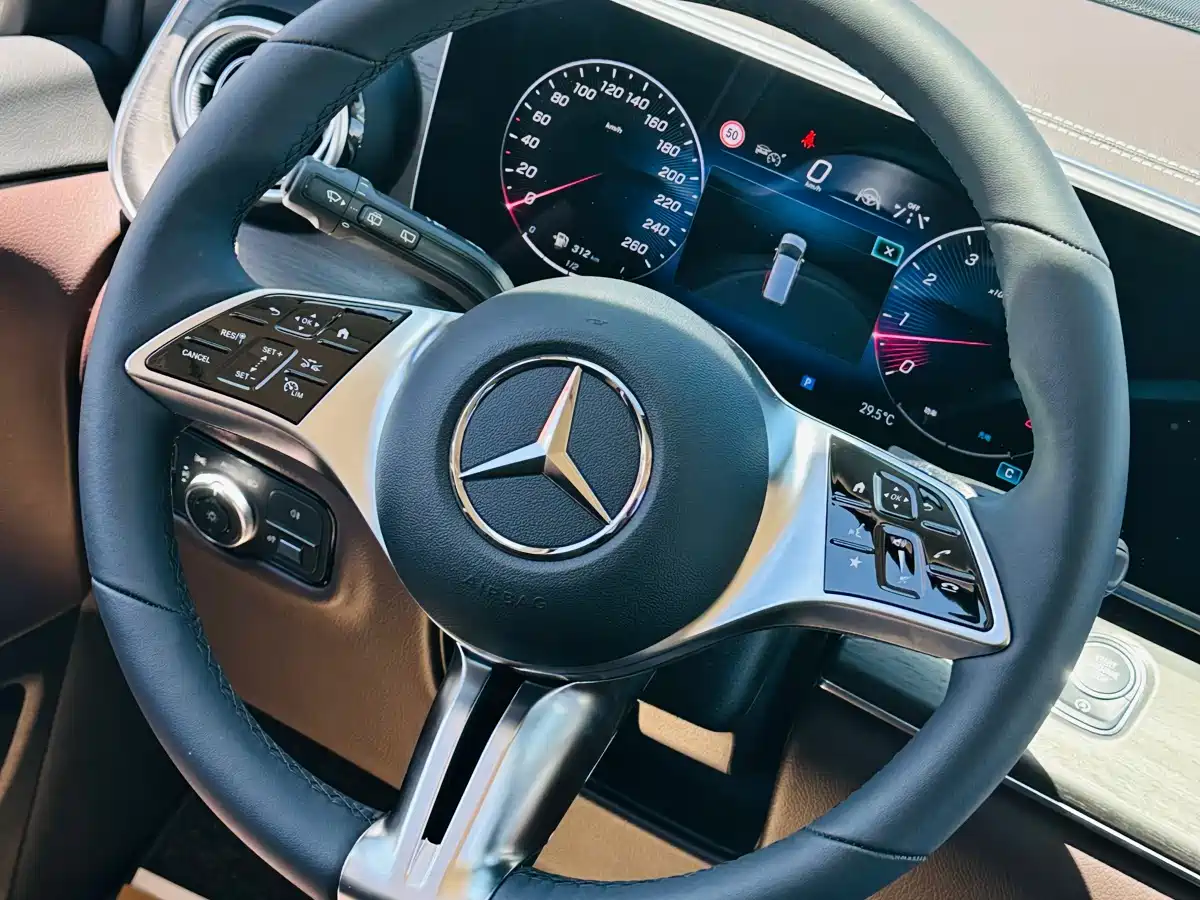 Mercedes-Benz V-Class 2024 V 300 L Long Wheelbase Luxury Edition фото 32