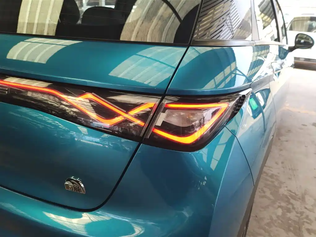 BYD Dolphin 2021 Model 405km Fashion Edition фото 24