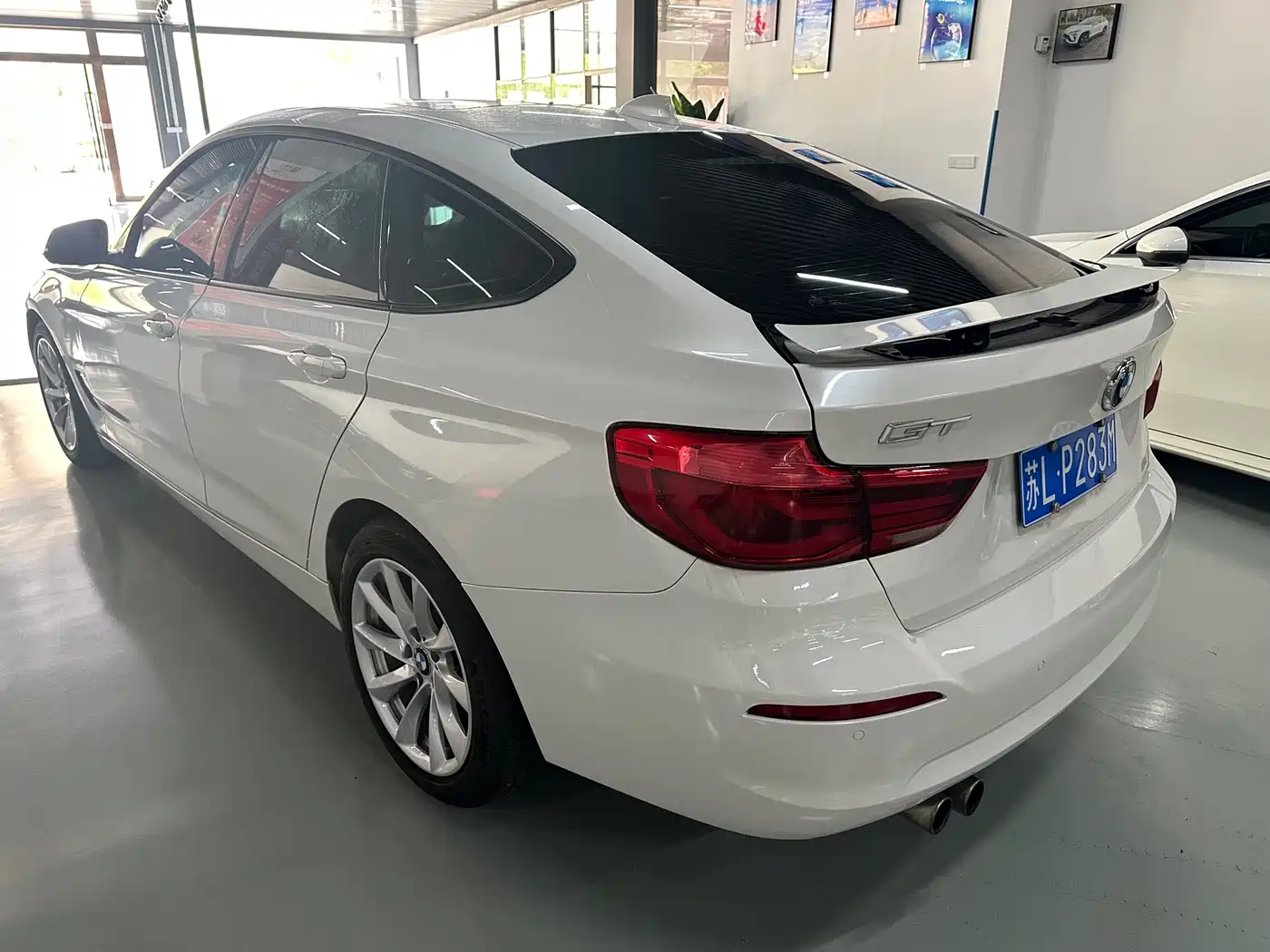 BMW 3 Series GT 2018 320i Fashion фото 6
