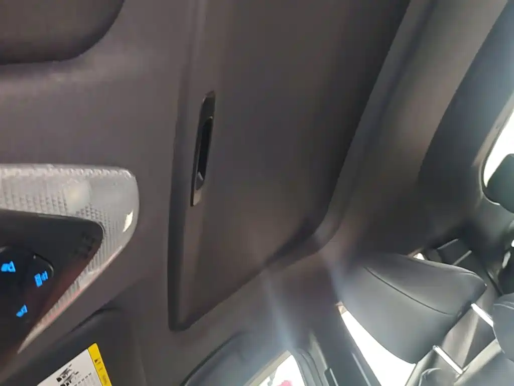 Toyota C-HR 2020 Model 2.0L Leading фото 14