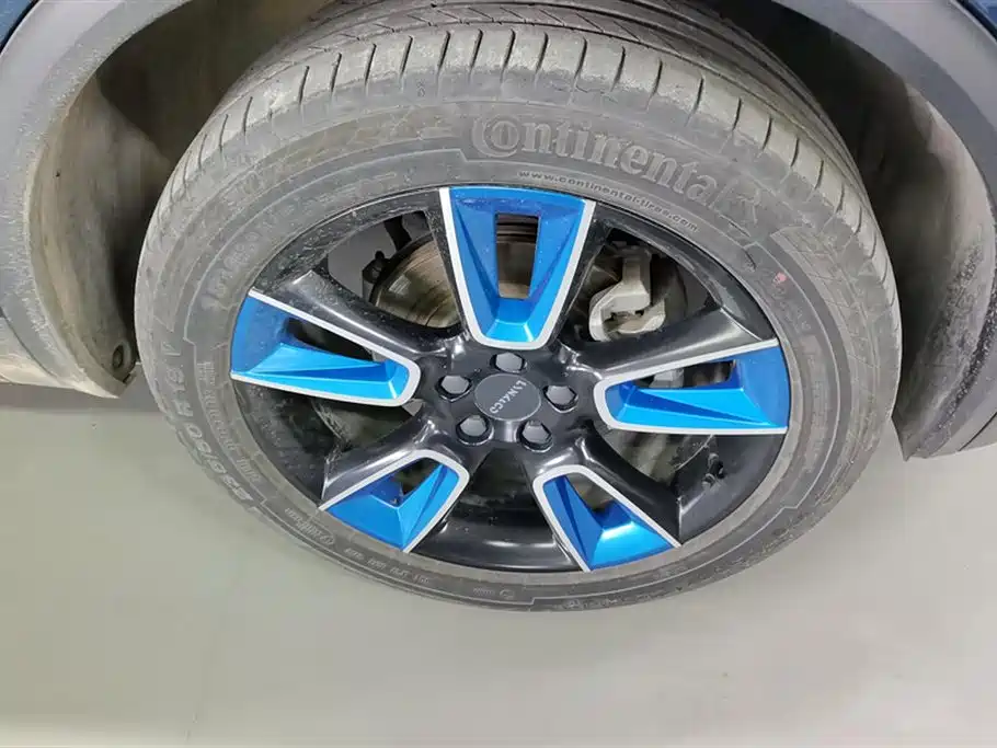 Lynk & Co 01 2017 2.0T 2WD Pro Shine Edition фото 6