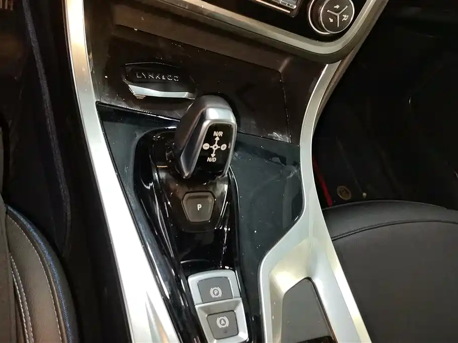 Lynk & Co 01 2017 2.0T 2WD Pro Shine Edition фото 16