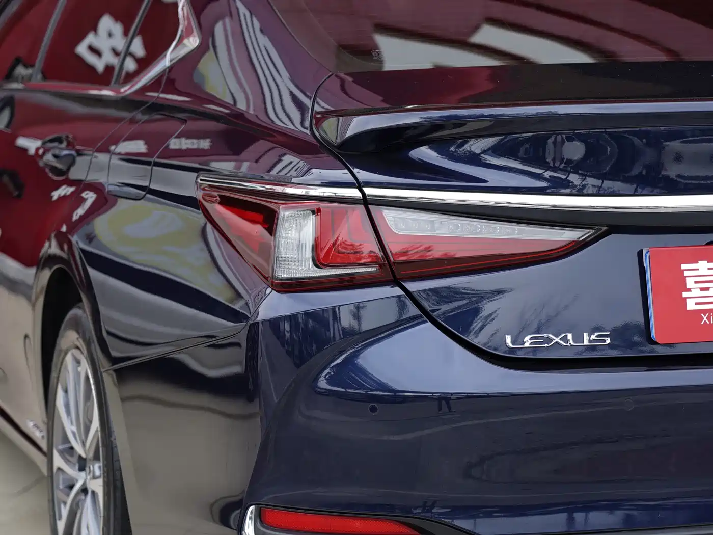 Lexus ES 2021 300h Excellence Edition фото 4