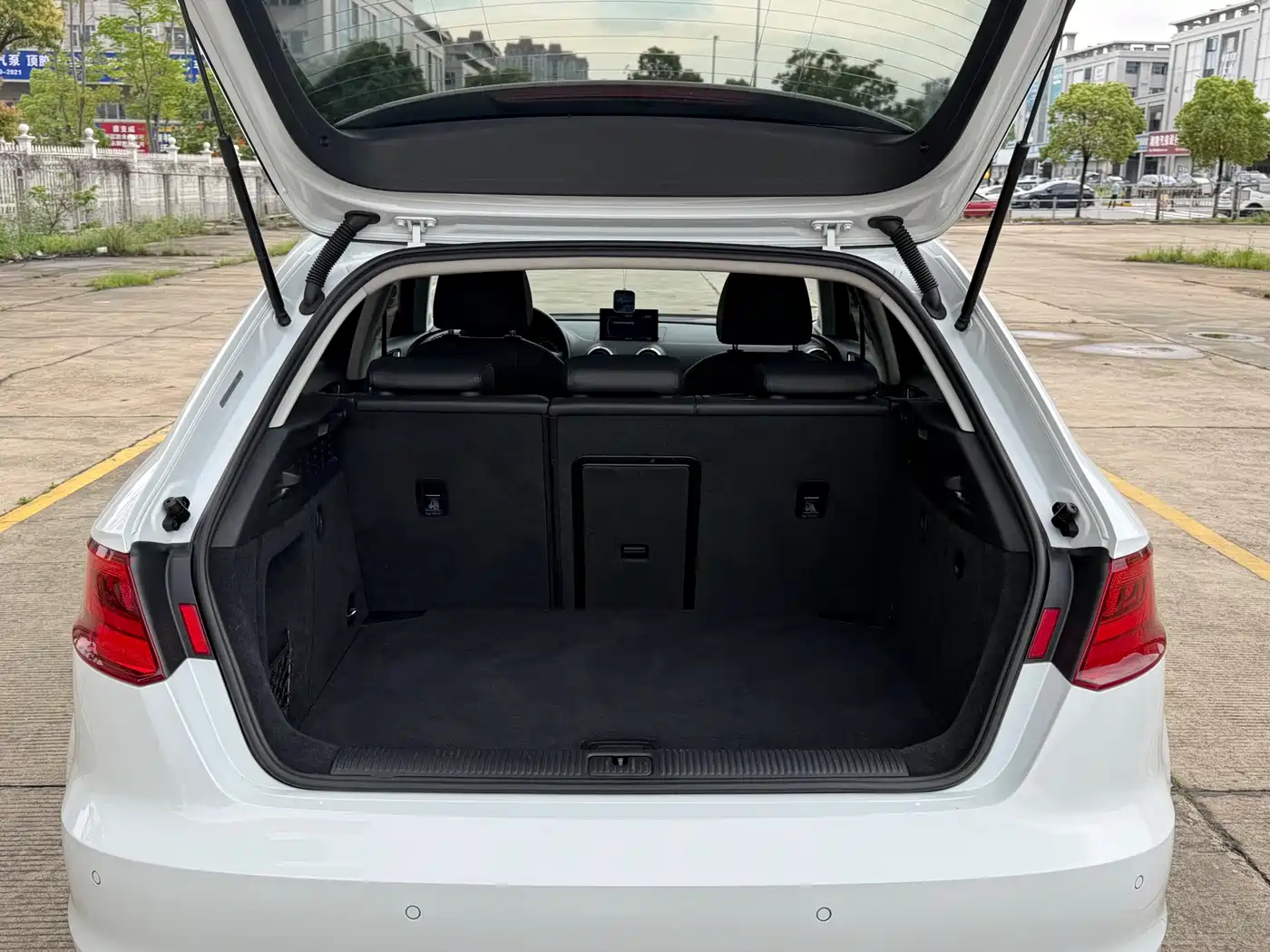 Audi A3 2014 Sportback 35 TFSI Automatic Comfort фото 16