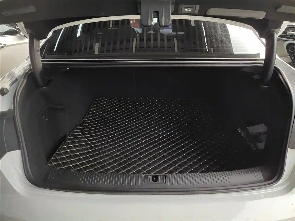 Audi A4L 2020 40 TFSI Fashion Dynamic Edition фото 19