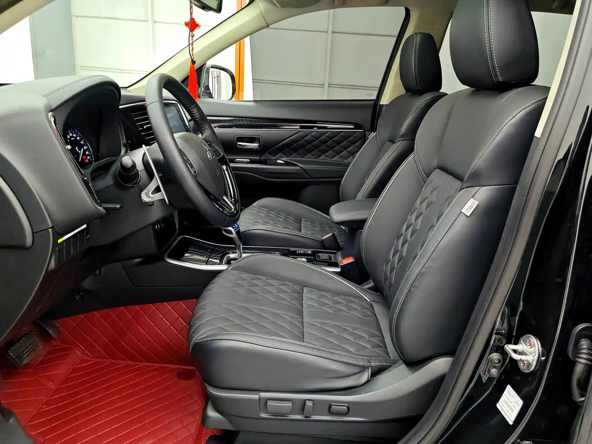 Фото 5 - Mitsubishi Outlander