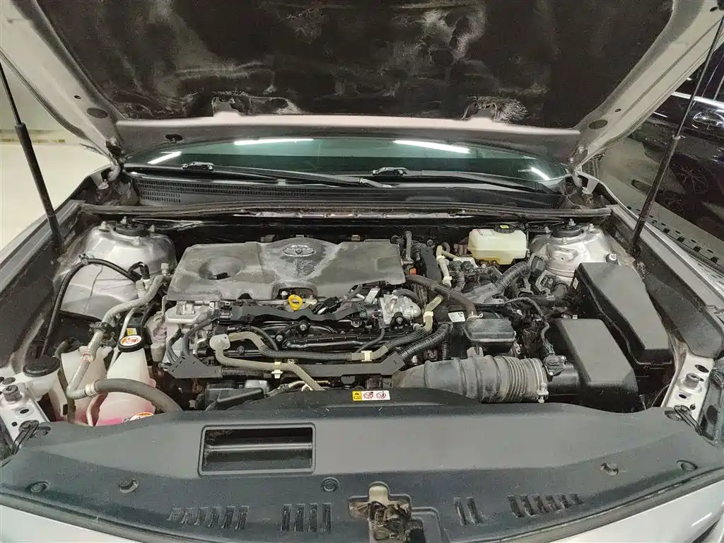 Toyota Camry 2021 Hybrid 2.5HS Fashion Edition фото 20