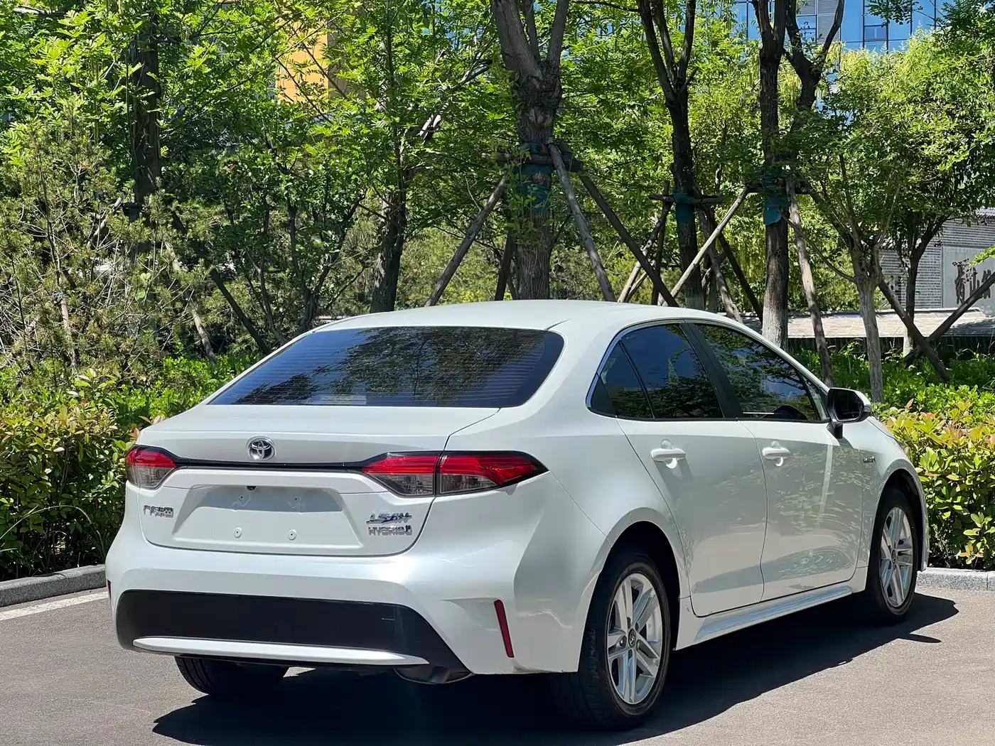 Toyota Levin 2021 Dual Engine 1.8H E-CVT Luxury Edition фото 4