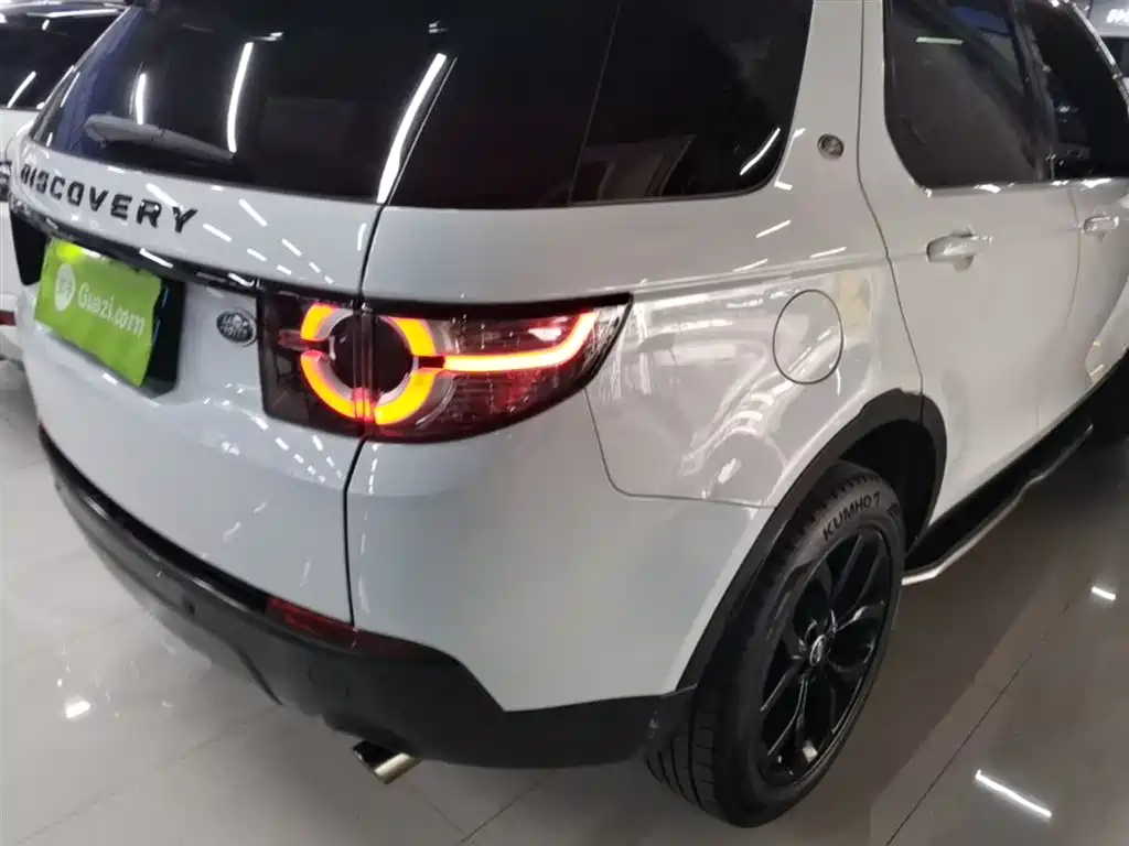 Land Rover Discovery Sport 2017 2.0T Cool Black Limited Edition фото 8